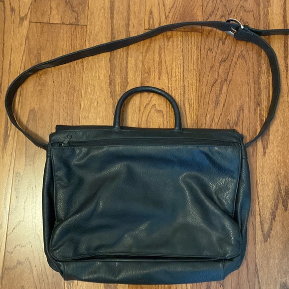 Black vinyl computer shoulder bag- gently used. - Picture 2 of 13